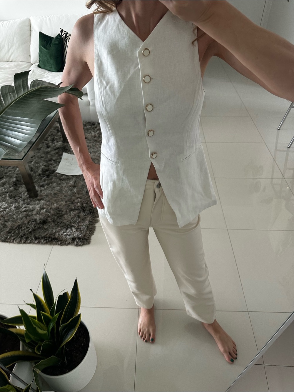 Reformation Cream Sleeveless Button-Front Vest